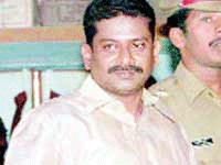 maddela cheruvu suri,ram gopal varma,threat calls,rakta charitra,obi reddy,legal notice